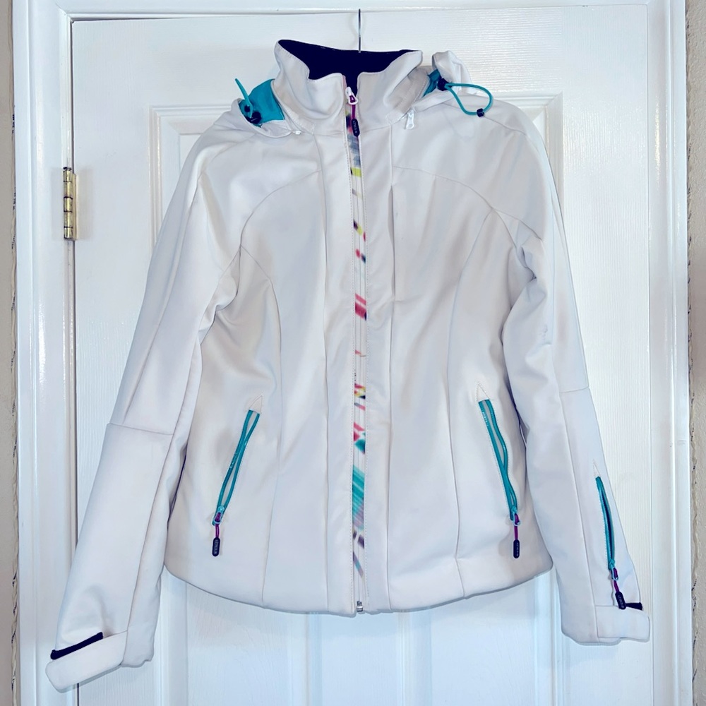 McKinley White Ski Jacket – Women’s Size M/L (42) – Warm & Stylish Winter Gear